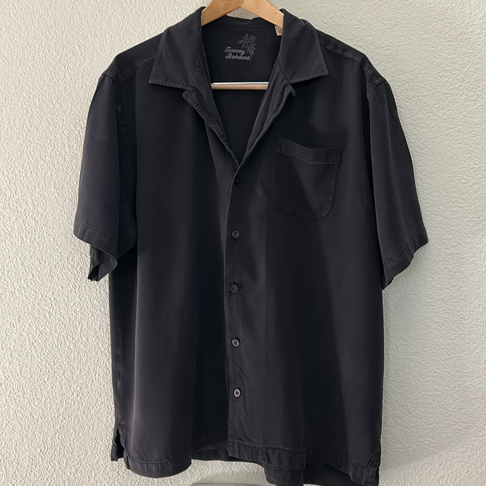 $128 Tommy Bahamas 100% premium silk short sleeve button down black size XL